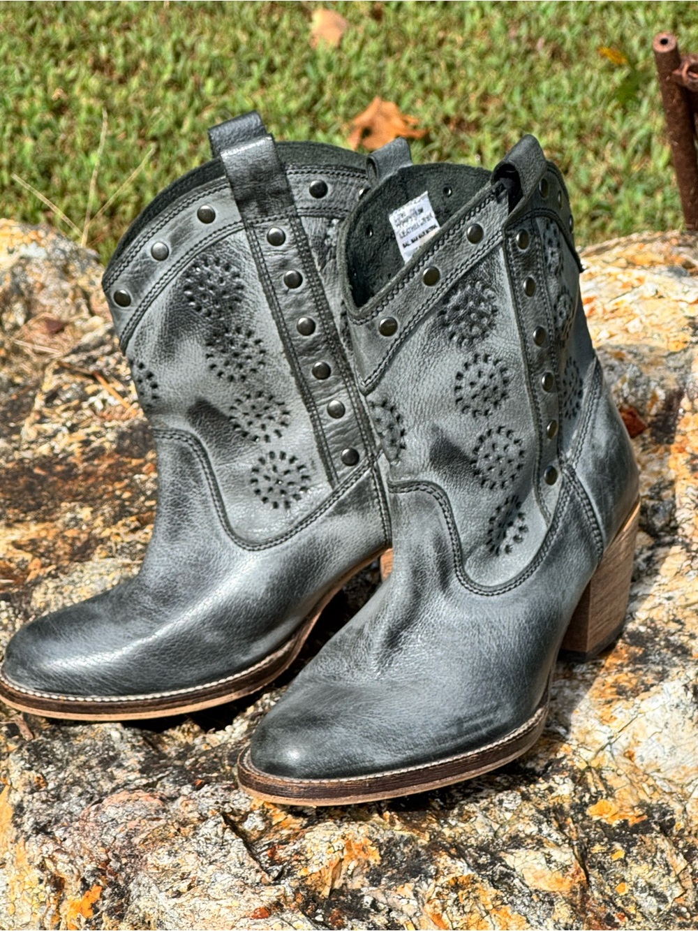 Dingo Cutouts and Studs Womens Gray Leather Western Ankle Boots Size 6.5 M DI790